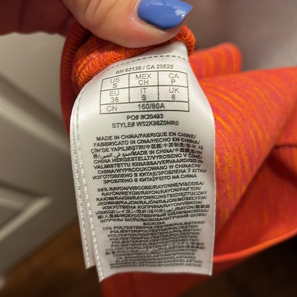 Guess sunset colored Bodycon dress 🌅 - Picture 7 of 8